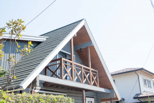 屋根のメンテナンスはどうやってするの？方法やタイミングを解説